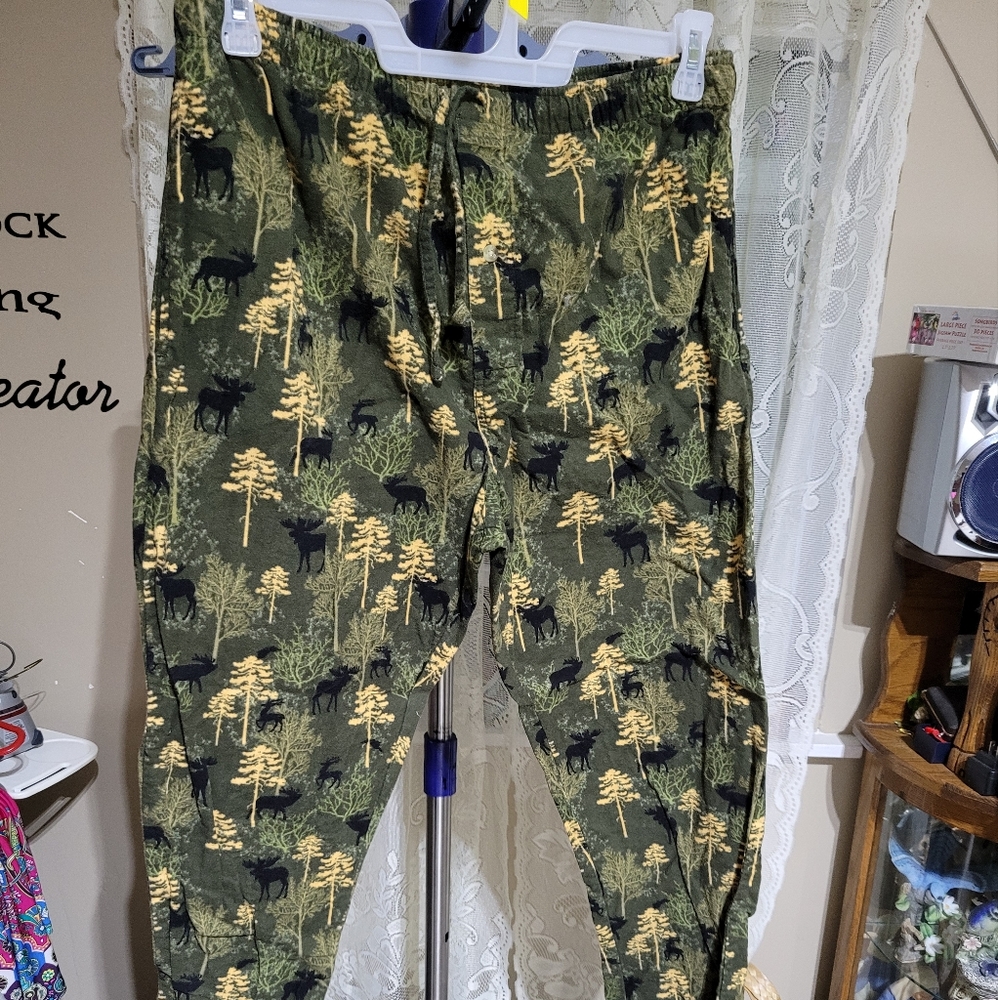 (2508)Puritan Mens ,Size L, pajama Bottoms,Green,Yellow, with Black deer on them
